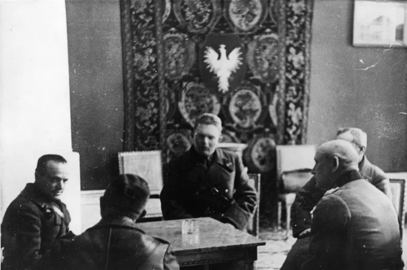 Bundesarchiv Bild 146-1979-050-27A, Polen, Treffen dtsch. und sowjet. Militärs