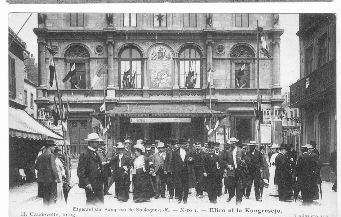 Uczestnicy Pierwszego Światowego Kongresu Esperanto w Boulogne-sur-Mer w 1905 roku.